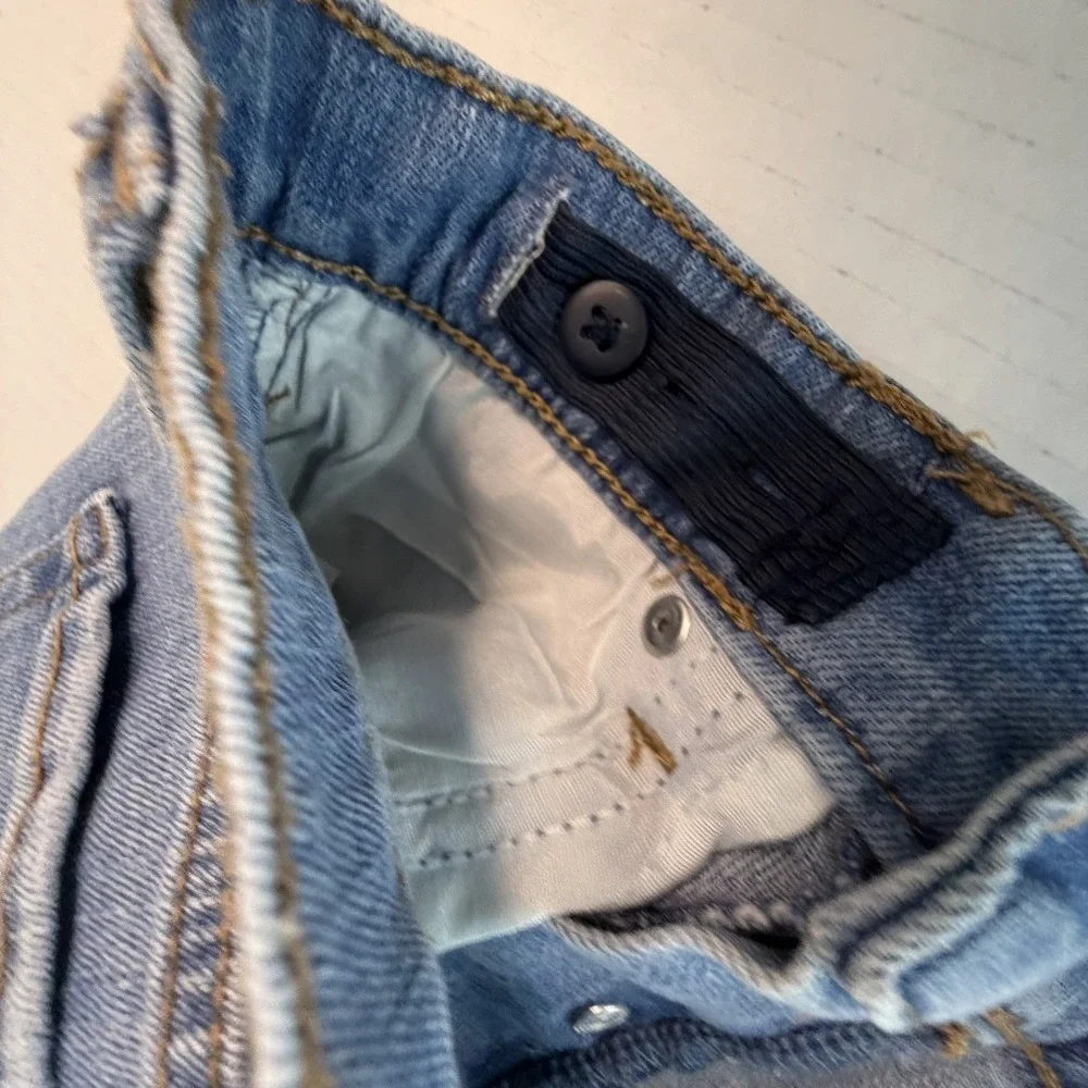 Jordache Distressed Cut Off Denim Shorts Button Fly 5 Pocket Girls Size 10